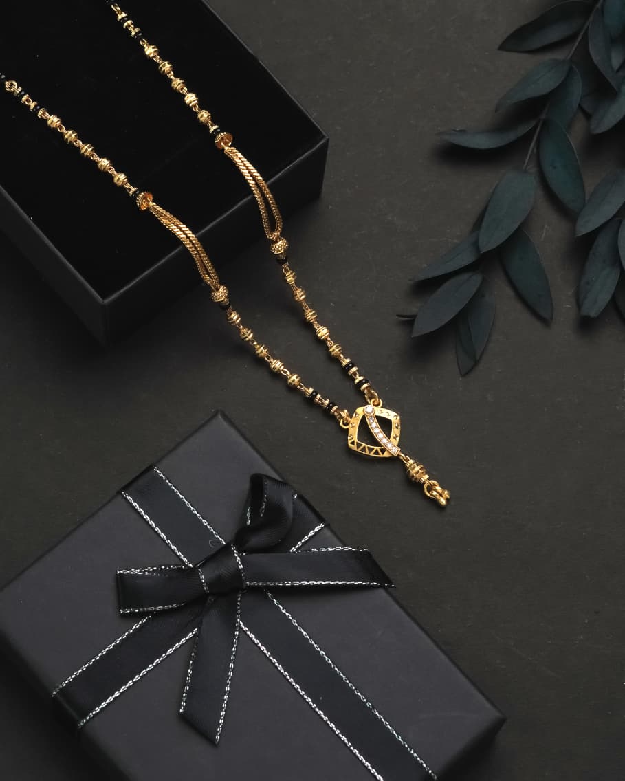 Elegant Black Beads Mangalsutra | Modern Gold Pendant Design | Minimal Everyday Grace π